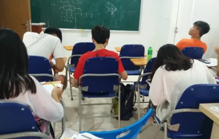 Cần phân biệt học thêm là một nhu cầu chính đáng với việc ép học thêm