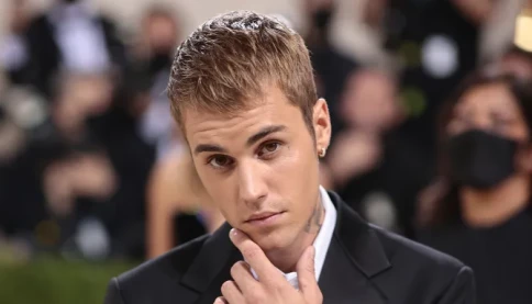 Justin Bieber nói về chấn thương của mình: “Sự tức giận của tôi là phản ứng với nỗi đau”