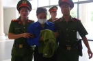 Hình ảnh dẫn giải cựu Bí thư Vĩnh Phúc Hoàng Thị Thúy Lan và đồng phạm đến tòa
