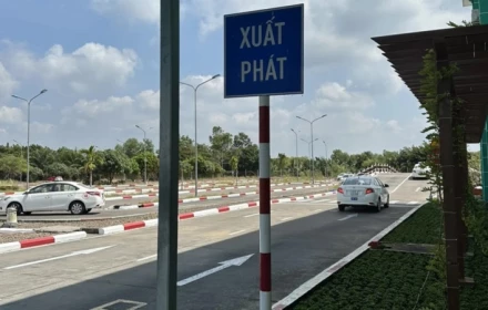 Hú hồn! Hà Nội “nổ máy” sát hạch bằng lái trở lại sau hơn 3 tháng “đứng hình”!