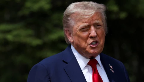 Trump đáp trả Medvedev về việc chuyển vũ khí hạt nhân cho Iran