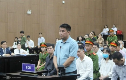 Đến tổng tài trong phim ngôn tình Trung Quốc chắc cũng phải nể Hậu "pháo"?