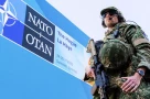 NATO giảm nhẹ giọng điệu đối với Nga trong tuyên bố chung, nhờ sự có mặt của Trump