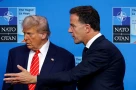 Nịnh hót không giới hạn: Tổng thư ký NATO gọi Donald Trump là "bố"