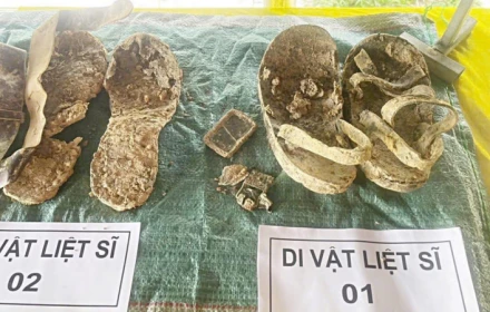 Tìm thấy 11 hài cốt liệt sĩ trong rừng tràm Quảng Trị, được an táng cùng các vật dụng cá nhân 😢