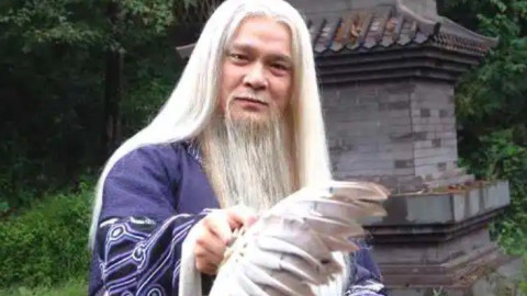 Môn võ công độc môn của Đinh Xuân Thu có gì lợi hại mà khiến giang hồ khiếp sợ?