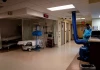 I'm in the hospital khác I'm at the hospital như thế nào?