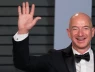 Nỗi buồn của người này là niềm vui kẻ khác: Bezos đang cố gắng kiếm tiền từ việc Musk-Trump bất hòa