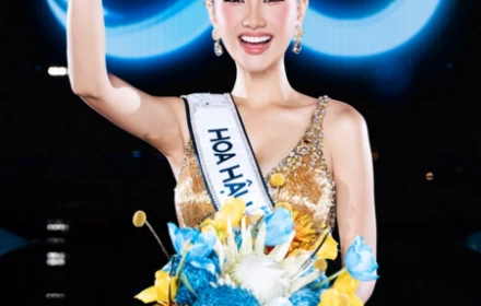 Hoa hậu Hoàn vũ Phương Linh trả lời như thế nào với đề văn 'vùng trời quê hương nào cũng là bầu trời Tổ quốc' mà được khen quá trời!