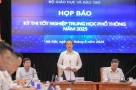 Đề thi dễ thì ý kiến bỏ thi cho đỡ tốn kém, đề khó lại kêu khó quá, đánh đố. Vấn đề ở đây là gì?