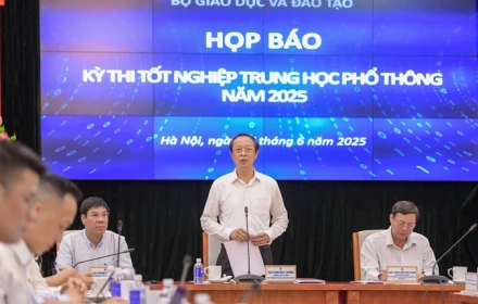 Đề thi dễ thì ý kiến bỏ thi cho đỡ tốn kém, đề khó lại kêu khó quá, đánh đố. Vấn đề ở đây là gì?