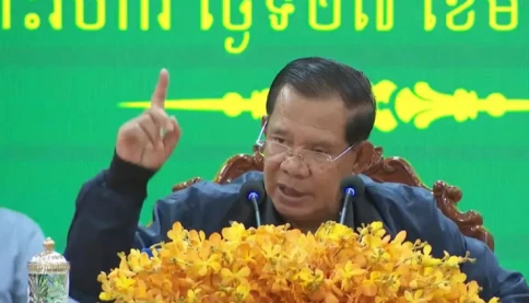 Hun Sen cáo buộc Thaksin và con gái phản bội tôi và Thái Lan trong chương trình phát sóng trực tiếp kéo dài 4 giờ