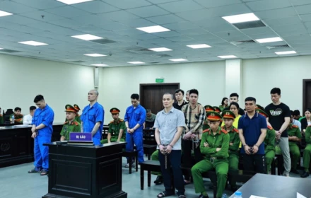 Tòa tuyên phạt 11 bị cáo án tử hình vụ lái ô tô biển xanh chở ma túy
