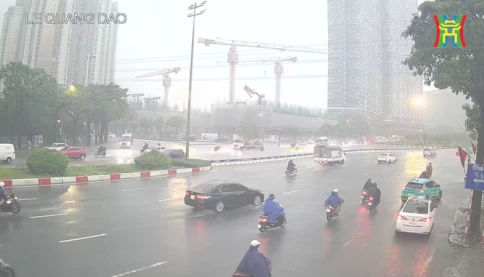 Tin mưa dông, cảnh báo mưa lớn cục bộ, lốc, sét, mưa đá, gió giật mạnh ở khu vực Bắc Bộ và Trung Bộ