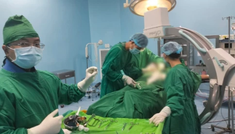 Viên đạn nằm trong cơ thể người thương binh 60 năm cuối cùng đã lấy được ra
