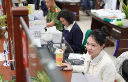Công chức tự nguyện xin thôi việc hoặc bị cho thôi việc được hưởng chế độ, chính sách nào?