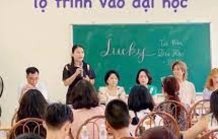 Tư vấn phụ huynh 2k10: Chọn sai ban, con có thể đánh mất ước mơ nghề nghiệp tương lai