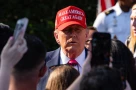 Trump thừa nhận xung đột ở Ukraine khó giải quyết, gửi 10 Patriot sang Ukraine