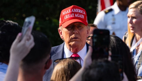 Trump thừa nhận xung đột ở Ukraine khó giải quyết, gửi 10 Patriot sang Ukraine
