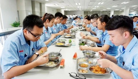 Ăn trưa, xăng xe, điện thoại, thưởng hiệu suất... có tính vào lương bảo hiểm không?