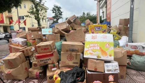 "Thủ phủ" La Phù tự nguyện giao nộp 25 tấn hàng giả, nhái