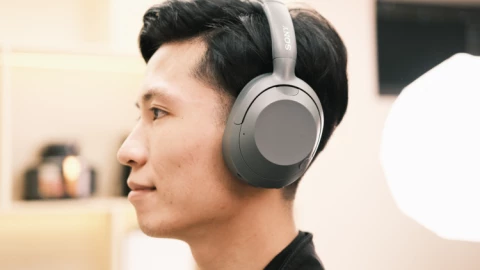 Đánh giá tai nghe Sony Ult Wear: Bao nhiêu bass thì là quá nhiều?