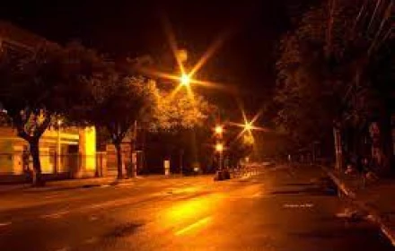 Không nằm quay đầu ra cửa, không được thưa khi nghe ai đó gọi lúc nửa đêm. Có cơ sở khoa học nào không?