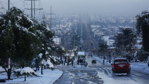 Ở đây nóng như đổ lửa, còn dân Chile vừa phải trải qua tháng 5 rét nhất suốt hơn 70 năm
