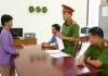 Dẫn con trai đến nhà người quen chơi rồi trộm hơn 400 triệu đồng