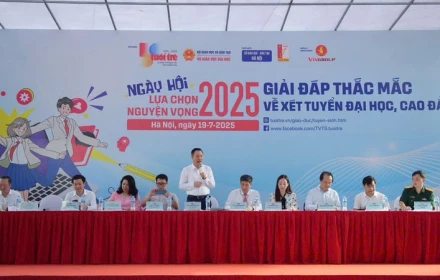 Vì sao phụ huynh 2k7 "mất ăn mất ngủ" vì lo đặt nguyện vọng cho con vào đại học?