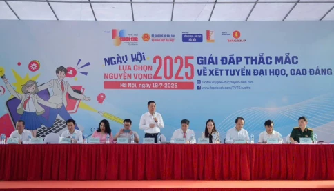 Vì sao phụ huynh 2k7 "mất ăn mất ngủ" vì lo đặt nguyện vọng cho con vào đại học?