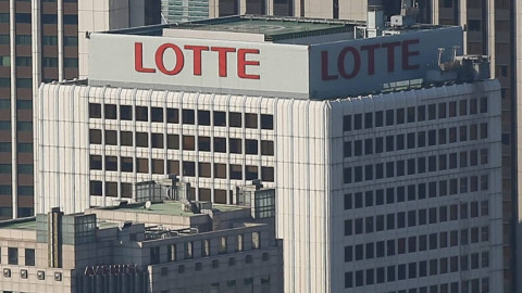 Chuyện gì đang xảy ra với tập đoàn Lotte của Hàn Quốc? Tại sao lại có tin đồn "sắp vỡ nợ"?
