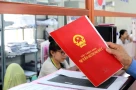 Ba tỷ nhờ bố mẹ đứng tên mua nhà, giờ trắng tay