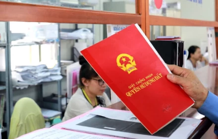 Ba tỷ nhờ bố mẹ đứng tên mua nhà, giờ trắng tay