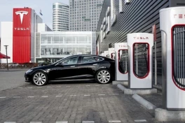 Sạc xe điện Tesla thả ga với gói "buffet" siêu tiết kiệm
