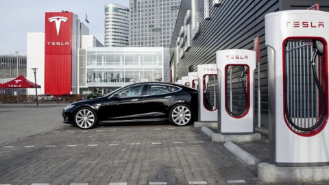 Sạc xe điện Tesla thả ga với gói "buffet" siêu tiết kiệm