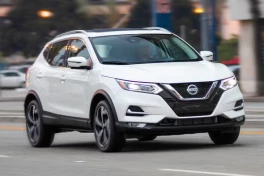 CEO Nissan thừa nhận công ty đã "không lường trước được sự tăng trưởng nhanh chóng của xe hybrid"