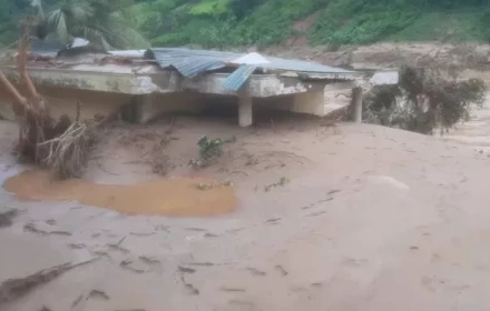 Nghệ An: Bản làng tan hoang sau lũ, hơn 100 nhà bị nước cuốn trôi