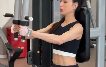 Nhìn ảnh này ai nghĩ Lý Nhược Đồng "Tiểu Long Nữ" đã 58 tuổi?