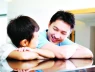 Đi họp lớp với vợ, tôi sợ hãi khi thấy một cậu bạn rất giống con trai mình