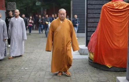 Trụ trì chùa Thiếu Lâm Tự bị vạch trần có cuộc sống riêng tư hỗn loạn, tài chính nhập nhèm