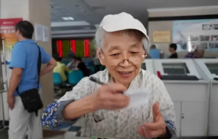 Cụ bà 78 tuổi có 15 tỷ đồng trong ngân hàng