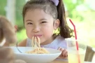 Tại sao hầu hết mọi người thích ăn mì?