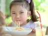 Tại sao hầu hết mọi người thích ăn mì?