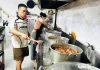 Tấm lòng vàng: Chủ quán ăn mất trắng sau mưa lũ, vẫn nấu hàng ngàn suất cơm 0 đồng tiếp sức bà con Nghệ An