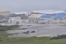 Video sóng thần bắt đầu ập vào bờ biển Viễn Đông Nga sau trận động đất mạnh 8,7 độ richter sáng nay