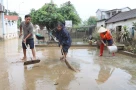 Cách phòng tránh bệnh truyền nhiễm sau mưa lũ