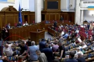 Họp Quốc hội, nghị sĩ Ukraine choảng nhau, giơ ngón tay thối