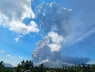 Núi lửa ở Indonesia phun trào, cột tro cao khoảng 10 km!