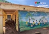 Thầy hiệu trưởng rơi nước mắt đi xin từng món đồ cho học trò sau lũ